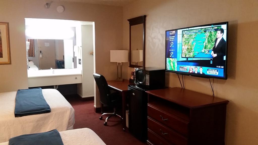 Americas Best Value Inn Oklahoma City South Exterior foto